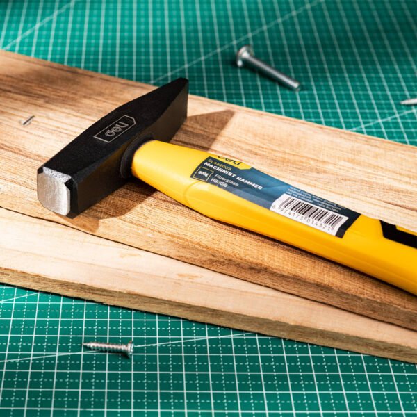 Mechaniko plaktukas Deli Tools EDL442003, 0.3 kg (geltonas) - Image 5