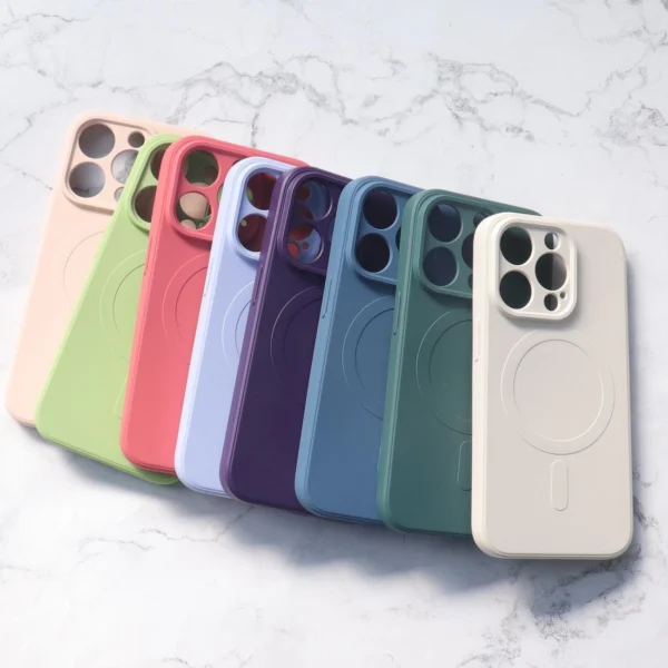 Silikoninis dėklas, suderinamas su MagSafe iPhone 15 Pro Max – juodas - Image 4