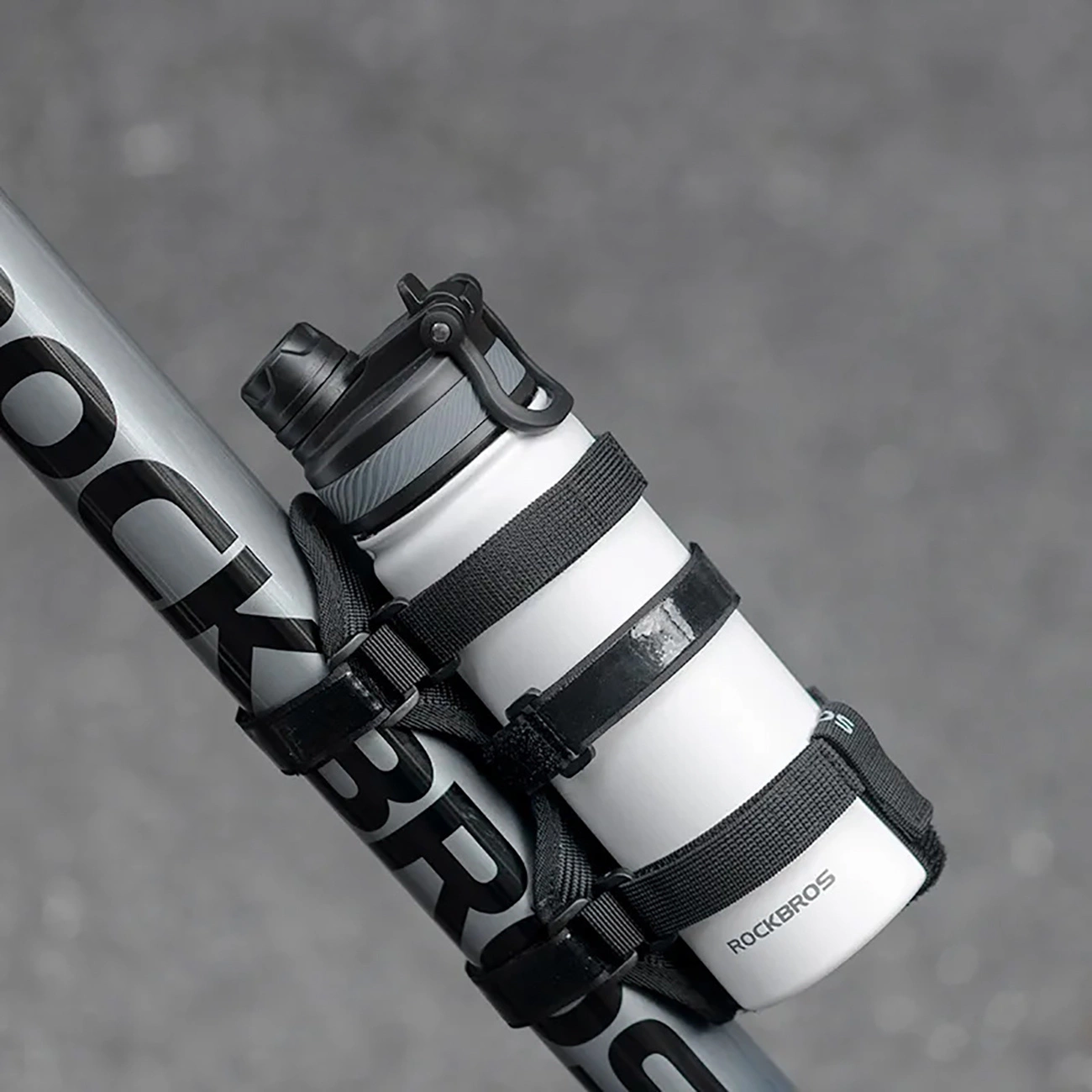 Rockbros 50210064001 dviračio dirželis su lipnia juosta Bluetooth garsiakalbiui arba gertuvei – juodas - Image 4