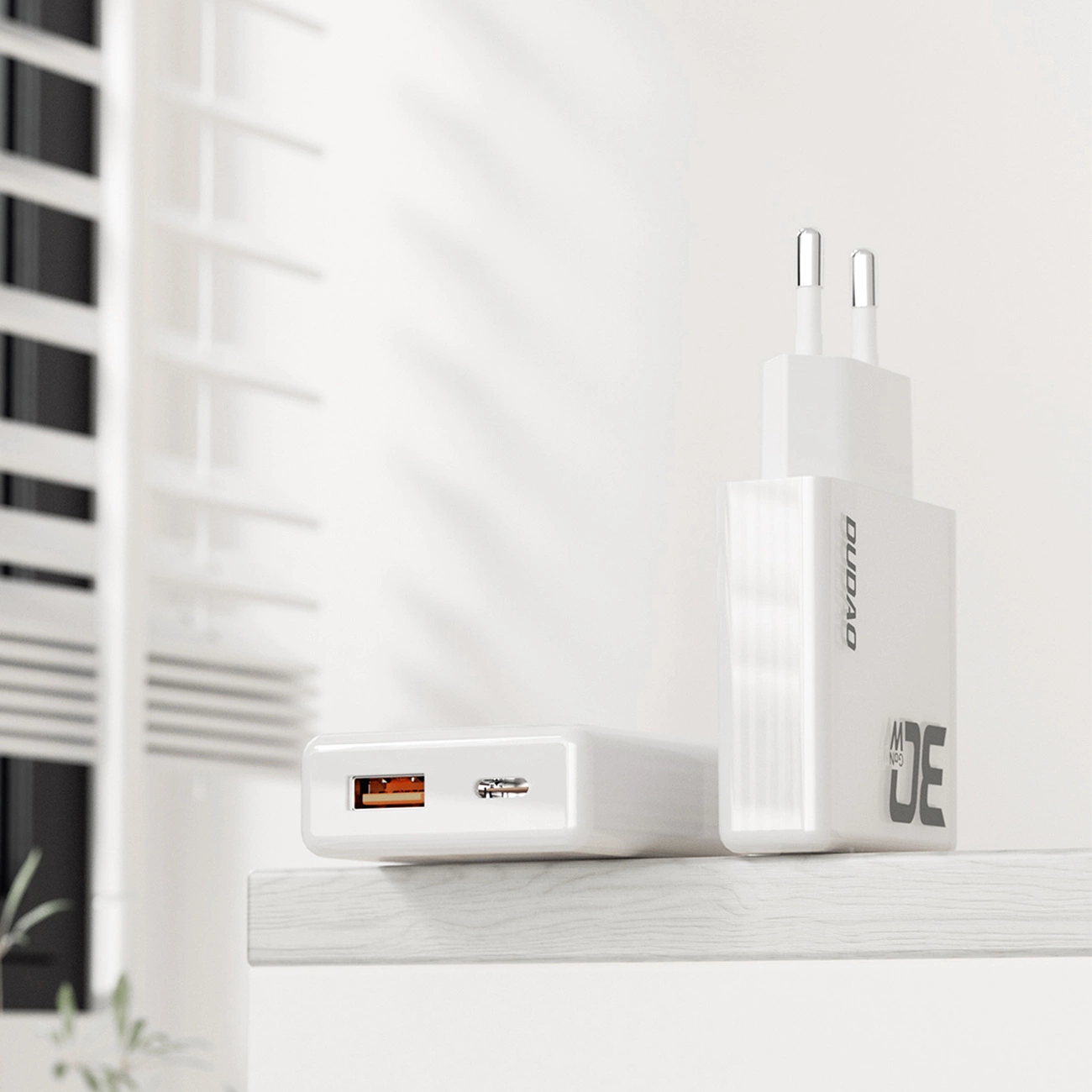 GaN Dudao A30EUL 30 W USB-A / USB-C sieninis įkroviklis + USB-C – Lightning kabelis – baltas - Image 4