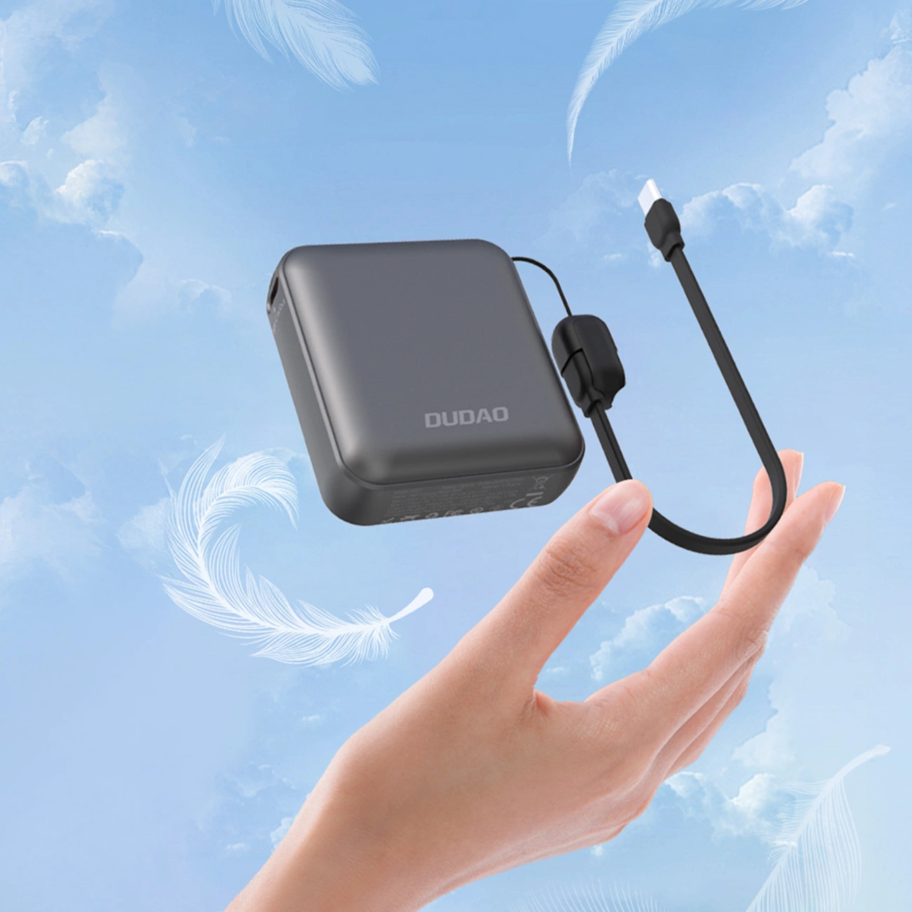 Dudao K22+ ultra kompaktiška išorinė baterija 10000mAh 22.5W USB-C su pakabuku/laidu - pilka - Image 2