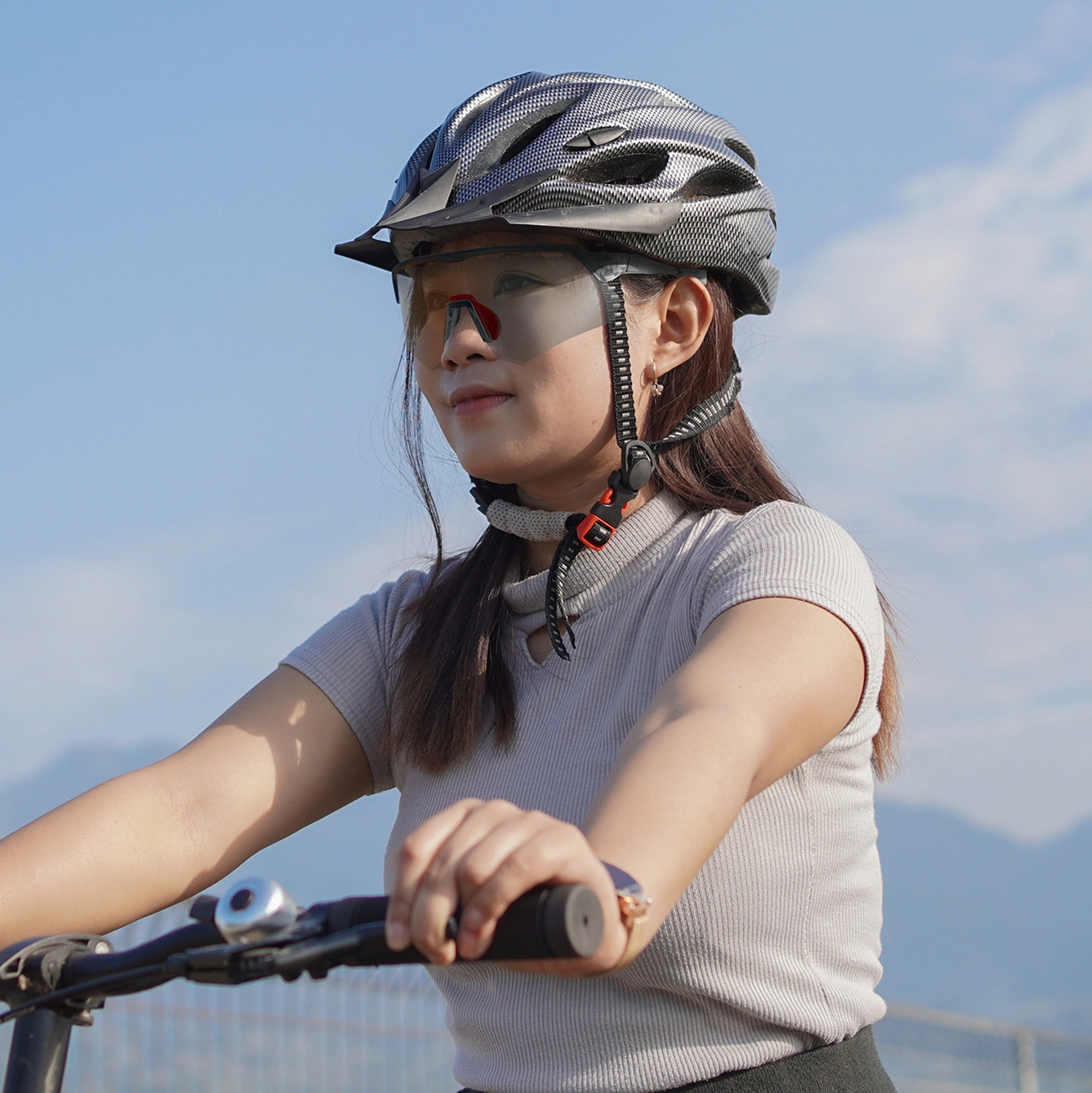 Rockbros poliarizuoti dviračių akiniai su UV apsauga ir korekciniais įdėklais – pilki - Image 2