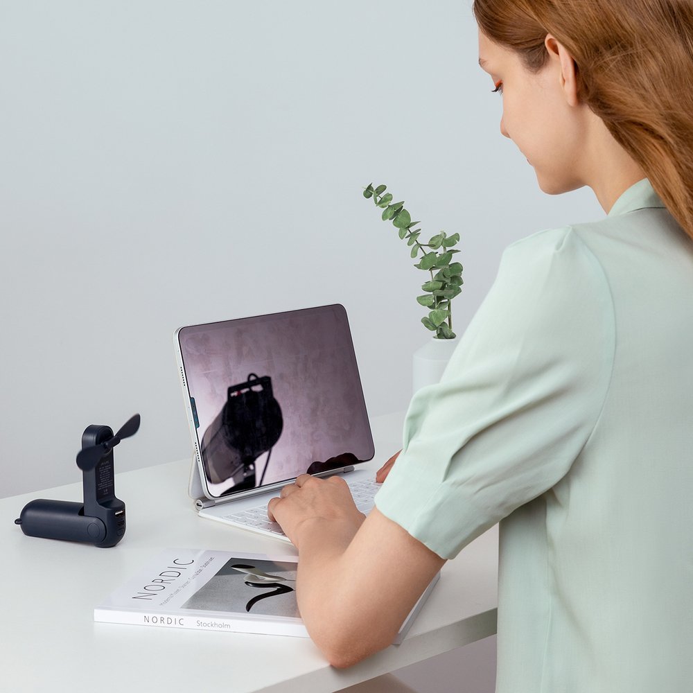 Jisulife Life8 Mini nešiojamas rankinis USB ventiliatorius su išorinės baterijos funkcija 2000 mAh ir žibintuvėliu – mėlynas - Image 4