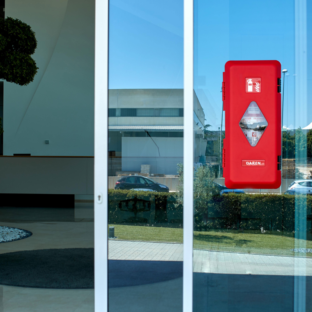 Gesintuvo dėžė DAKEN Adamant 9kg (raudona, su langeliu ir laikikliais) - Image 15