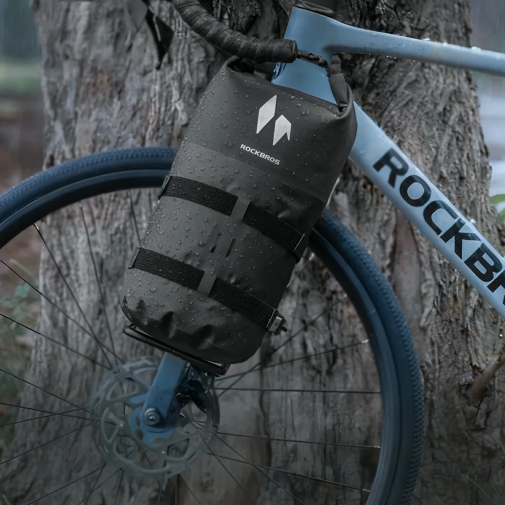 Rockbros AS-156 vandeniui atsparus šakės krepšys 7 l – juodas - Image 9