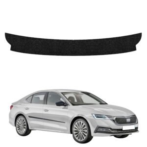 Juoda techninė apsauginė danga bagažinės slenksčiui Skoda Octavia 4 hečbekas (2019-2024) GRIZZ HeavyDuty Black
